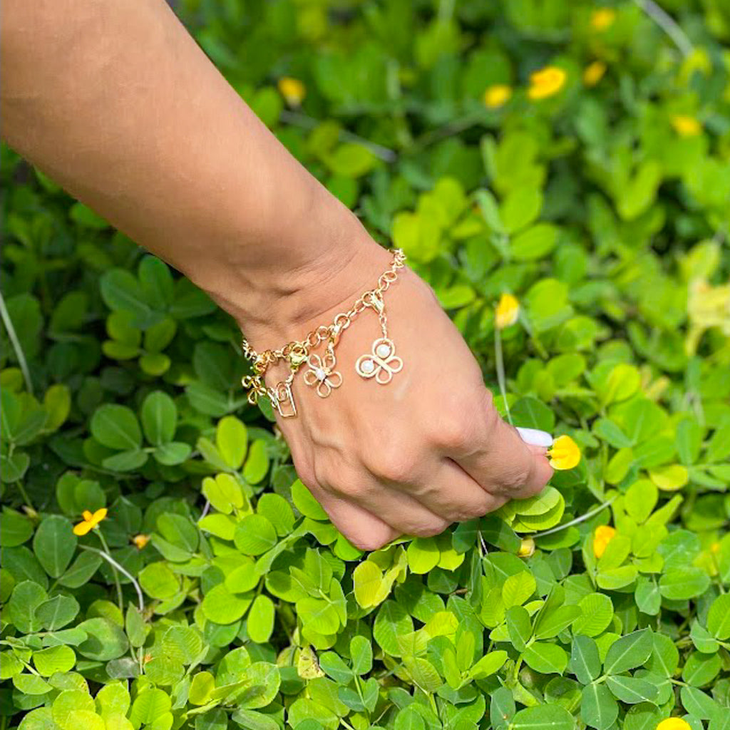 Cross gold charm - P's One-Stop Shop 