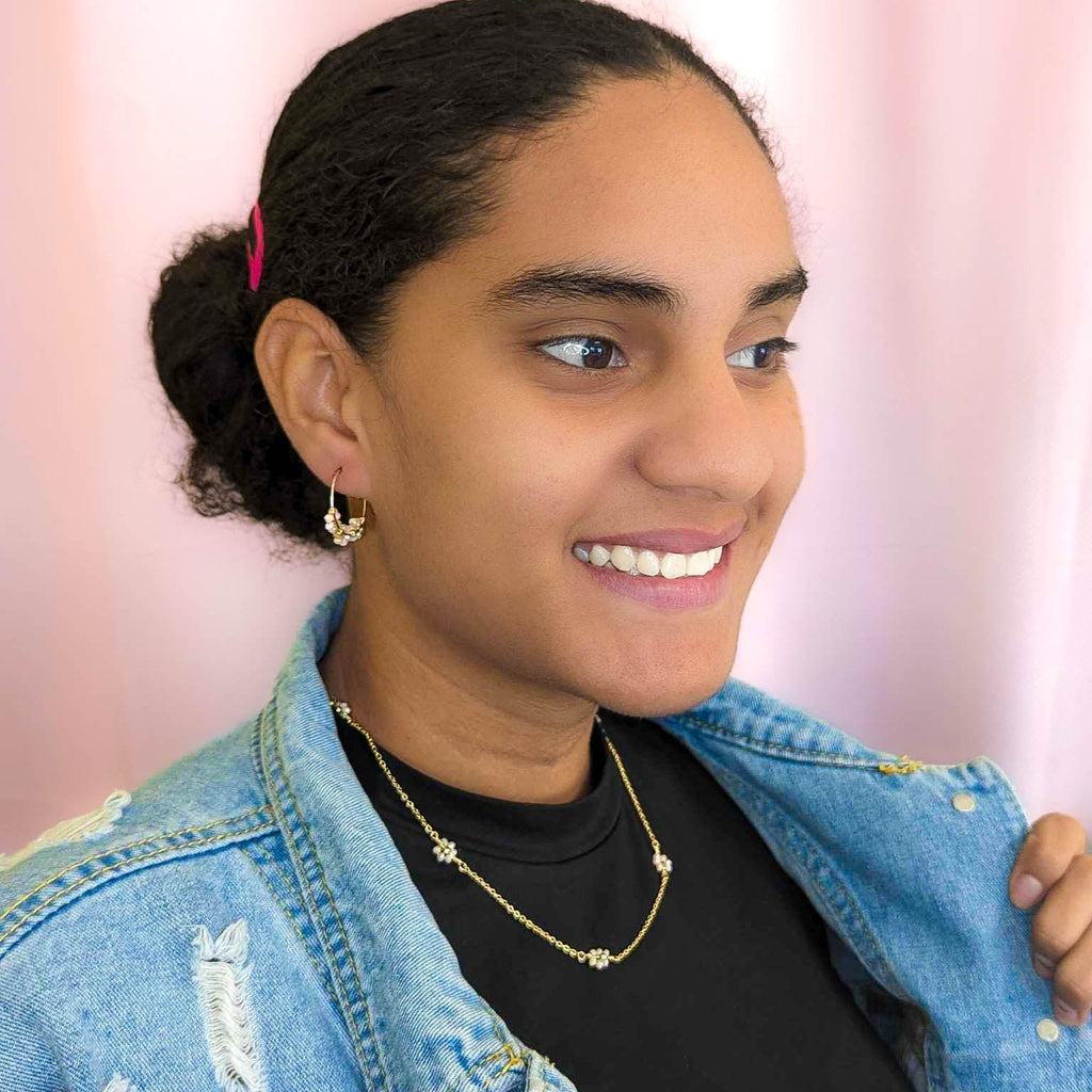 Daisy gold earrings - P's One-Stop Shop 