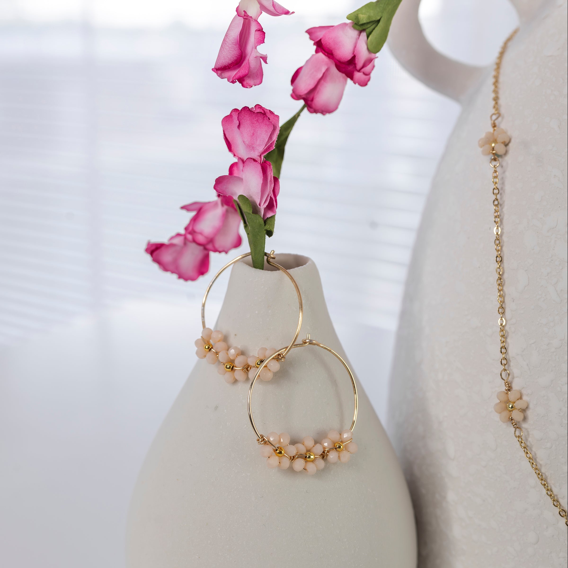 Daisy gold earrings - P's One-Stop Shop 