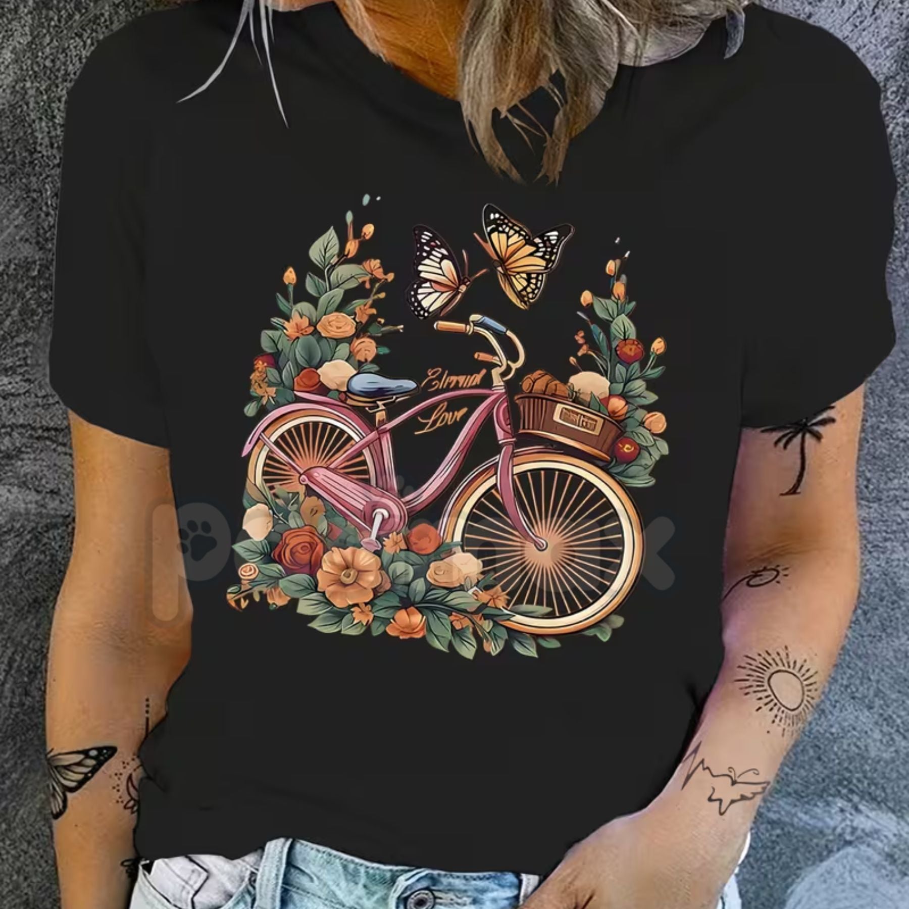 Korean Style Oversized T-Shirt for Men & Women - Minimalist K-Fashion Graphic Tee, Streetwear Aesthetic Unisex Shirt, Seoul Inspired Casual Apparel - P's One-Stop Shop 