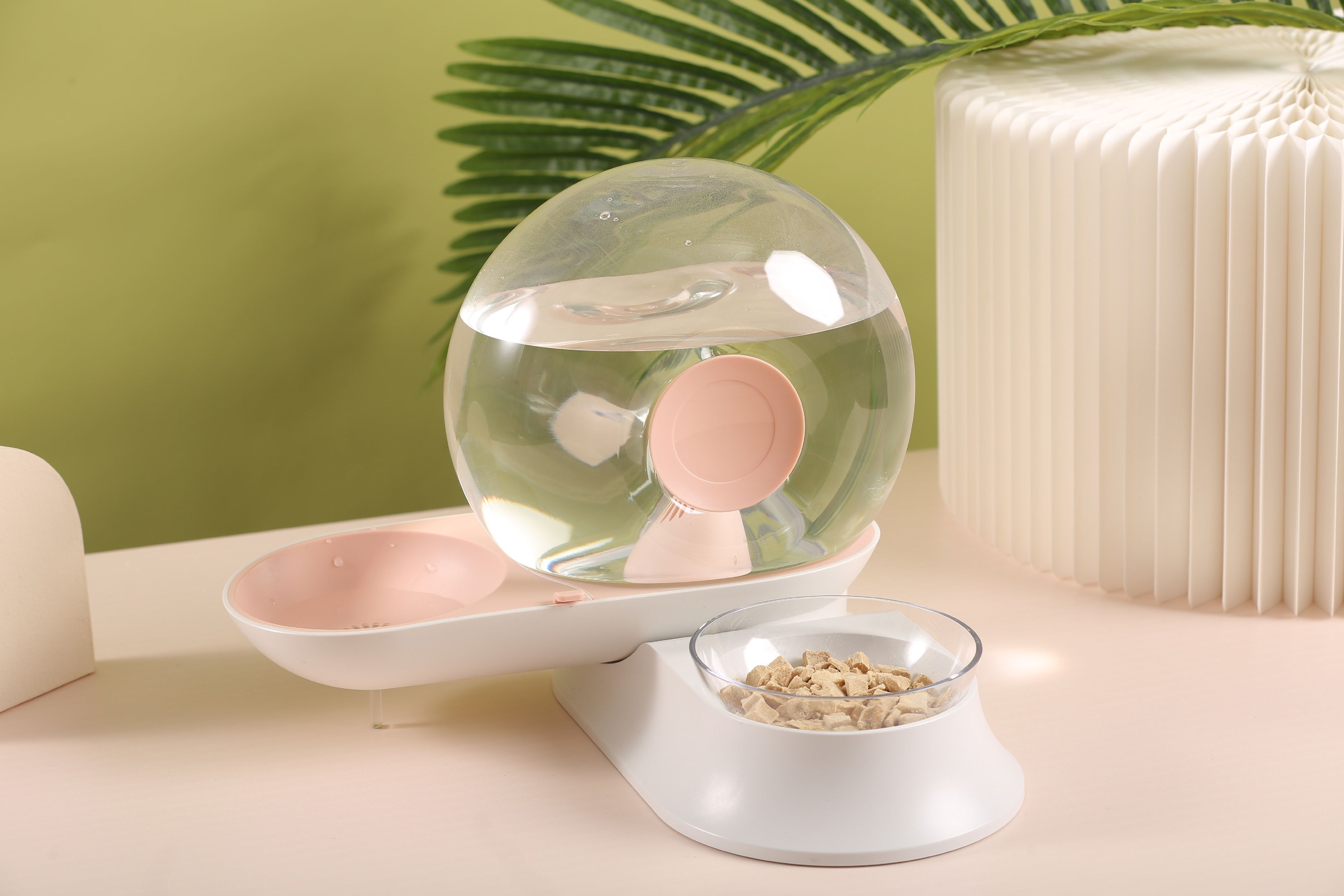 Pet Life ® 'Auto-Myst' Snail Shaped 2-in-1 Automated Gravity Pet Filtered Water Dispenser and Food Bowl - P's One-Stop Shop 